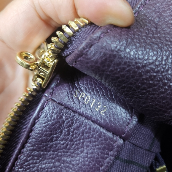 Auth Louis Vuitton Audacieuse Empreinte Suede and Leather MM - Picture 12 of 12